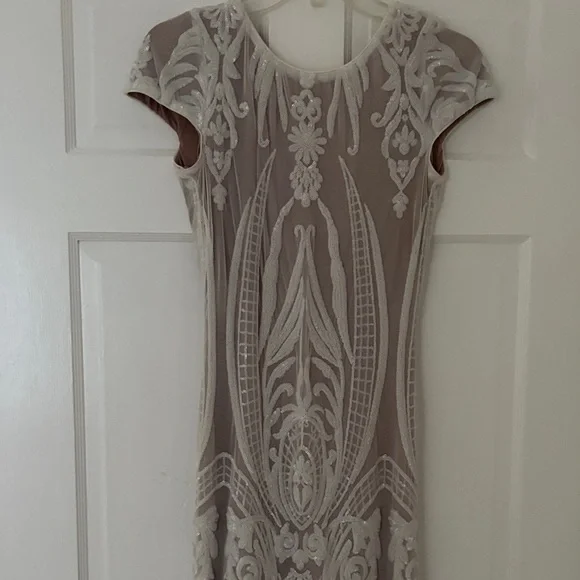 Dress the Population Elegant White and Cream Embroidered Fitted Sheath Dress - Picture 8 of 13